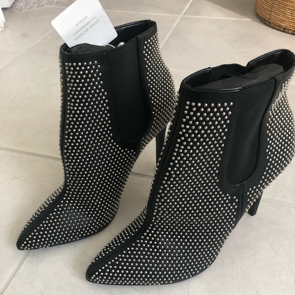 NWT - Zara Booties